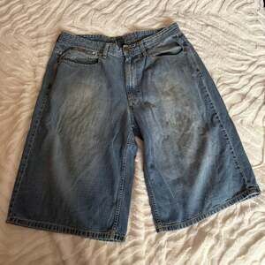 Vintage Y2K Akademiks Wide-Leg Skater Jorts Jean Shorts Streetwear Men's 40